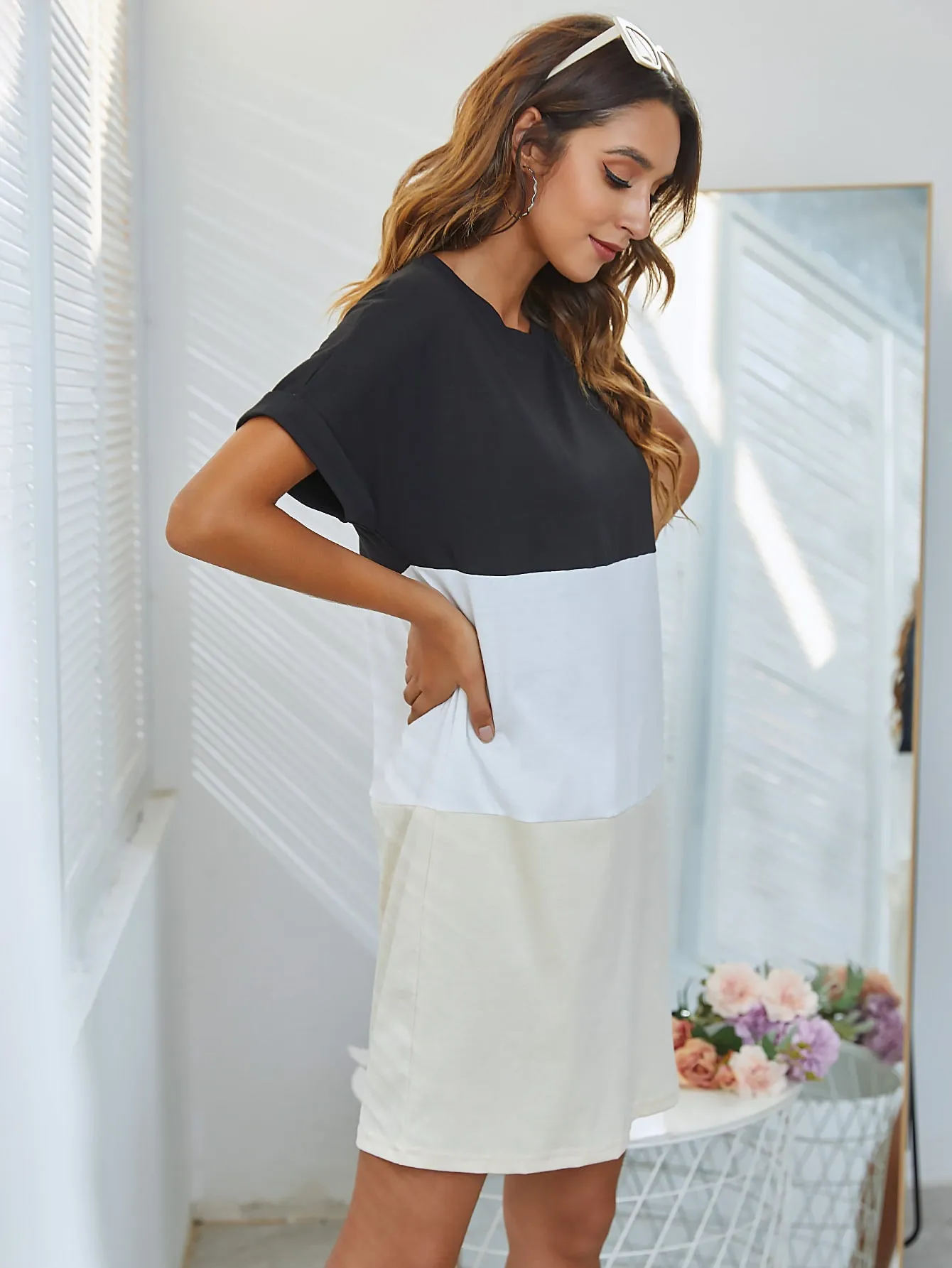 Colorblock Short Sleeve Round Neck Straight Natural Short Dress