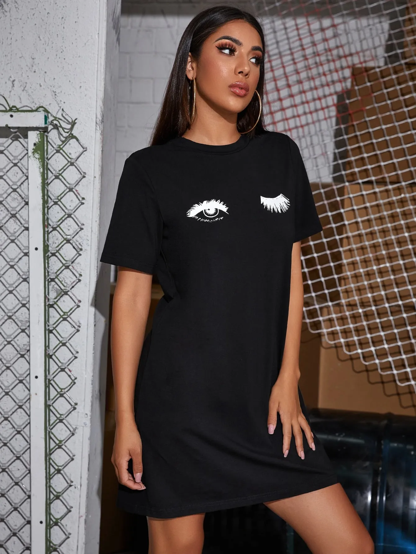 Figure Short Sleeve Round Neck Straight Natural Short Dress