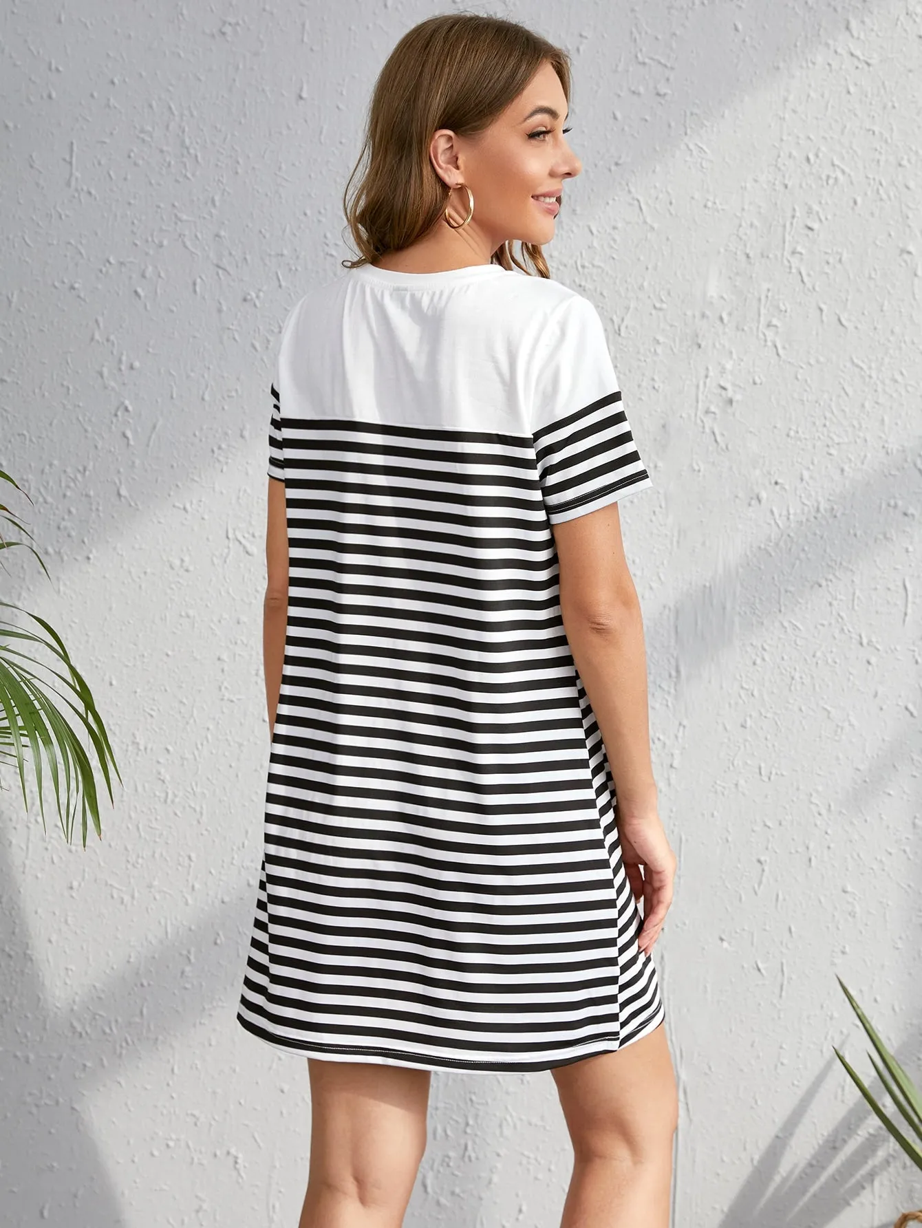 Heart Embroidery Short Sleeve Round Neck Straight Natural Short Dress